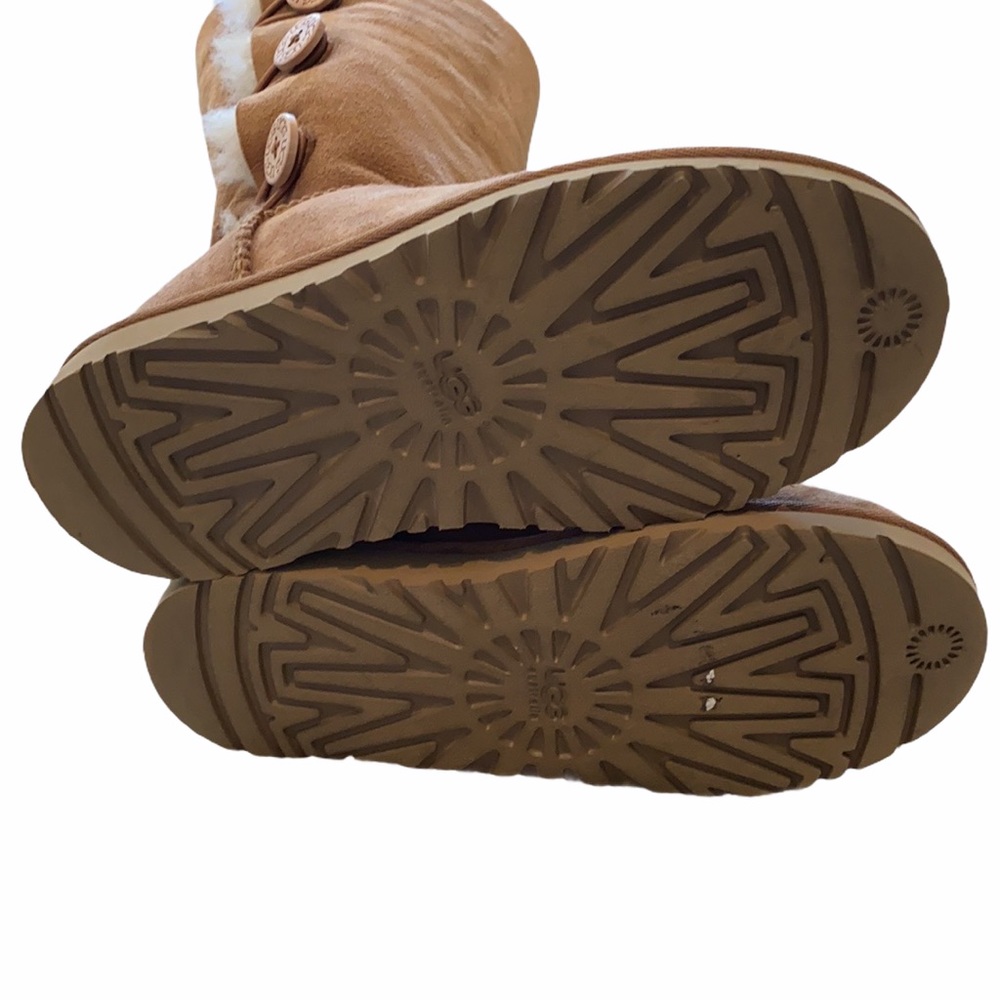 UGGS Bailey Button Tall Boots Chestnut Kids Youth 5 7 - Picture 5 of 11